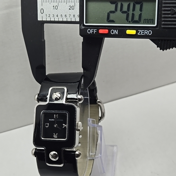 Womens Vintage Marc Jacobs Black Quartz Cuff Watch Silver Leather New Battery main image 4